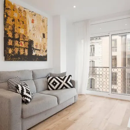 Diagonal/paseo De Gracia 4 Pax Apartment